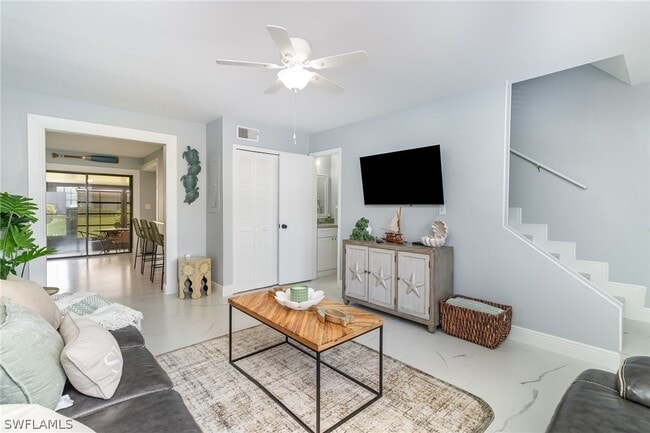 Photo - 146 Clyburn Way W