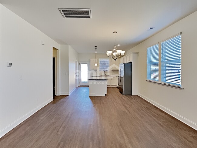 Photo - 215 Stowe Rd