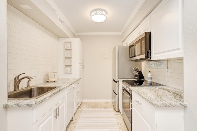 Kitchen - 5683 Midnight Pass Rd Unit 105