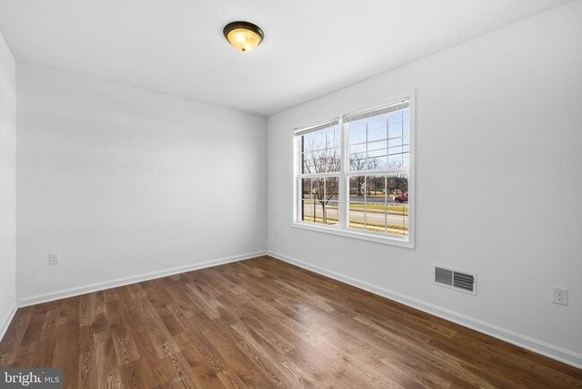 Photo - 116 Breezewood Dr