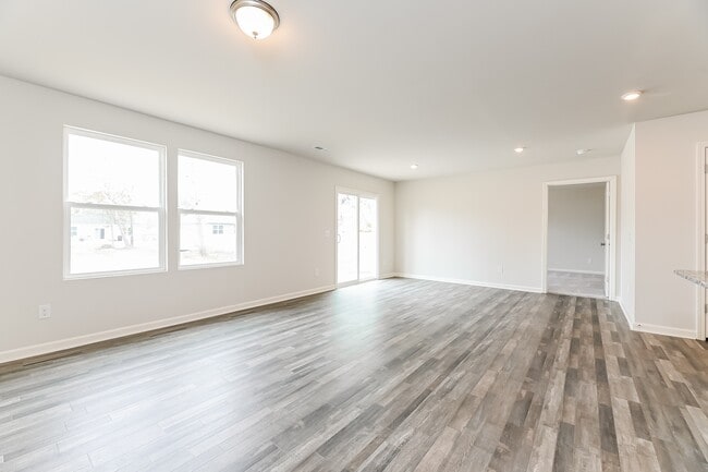 Photo - 2167 Bayside St SW