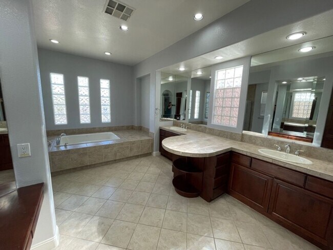 Photo - AWESONE SUMMERLIN SINGLE STORY HOME ON THE GOLF COURSE OF RED ROCK COUNTRY CLUB!!!!!