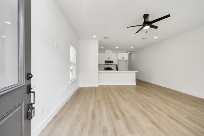 Photo - 1314 W Willis St