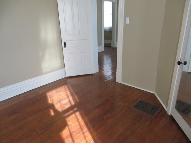 Photo - February - One Bedroom Cottage House in the Heart of Downtown (West Central, Downtown)