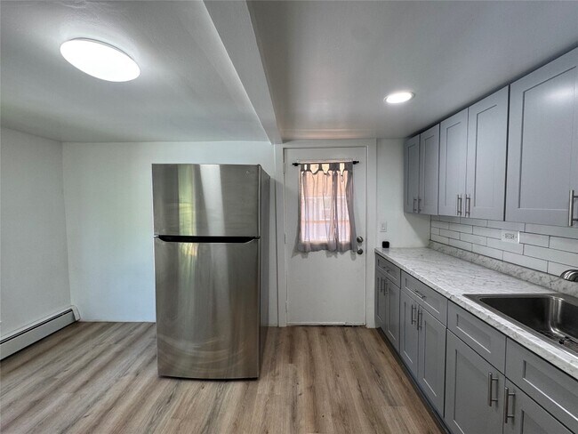 Photo - 5 Alfred St Unit 2