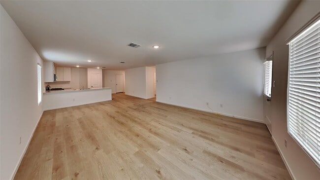 Photo - 1925 Honey Locust Dr