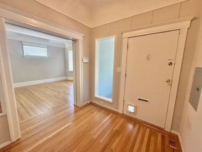 Photo - 1538 62nd St