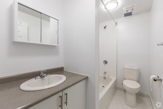 2BR, 1BA - 784SF - Bathroom - 11 Kendale Court Apartments