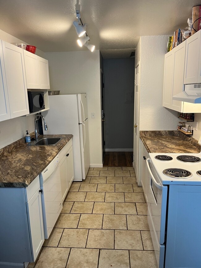 Photo - 4604 Neil Rd Unit 112
