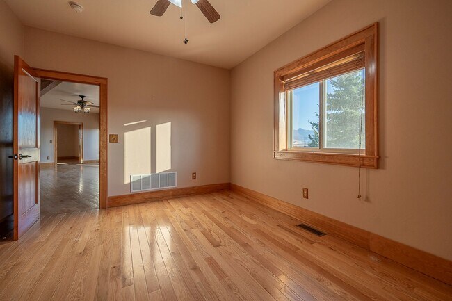 Photo - Stunning 4 bed, 3 bath home on 2.8 Acres