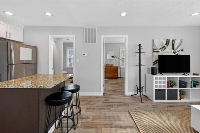 Photo - 2113 Pamela Dr