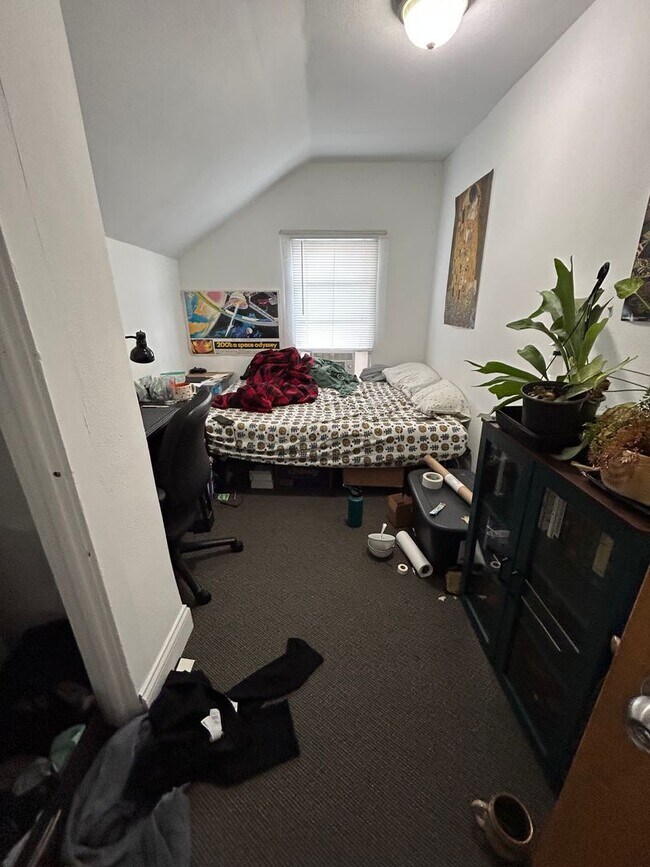 Photo - 3 Bedroom House Near Campus