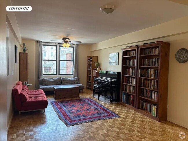 Building Photo - 1580 E 18th St Rental