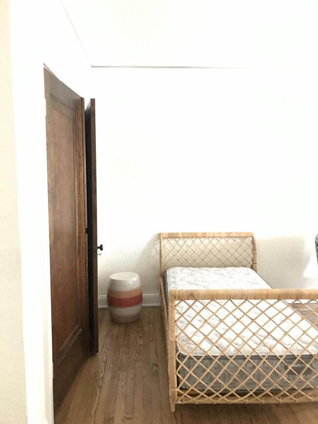 bedrpp, - Diversey Manor Apartments