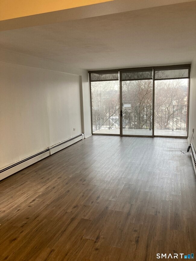 Photo - 87 Glenbrook Rd Unit APT 6E