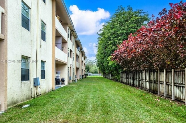 Photo - 8951 SW 72nd St Unit 315