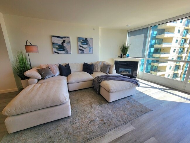 Photo - 555 Front St Unidad 903