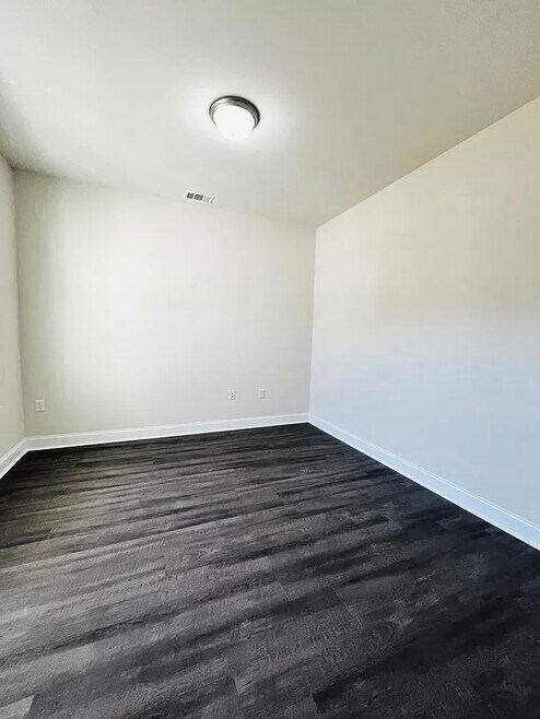 719 Mill Creek Cir