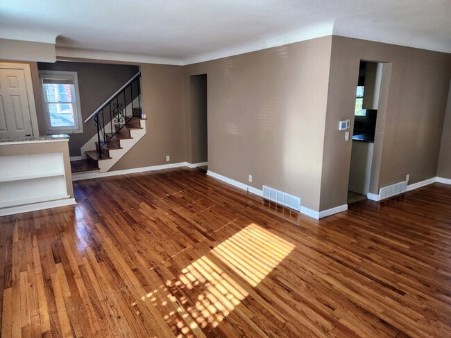 Photo - 5513 Forest Ave