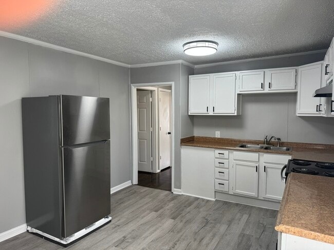 Photo - 1728 Knowles St