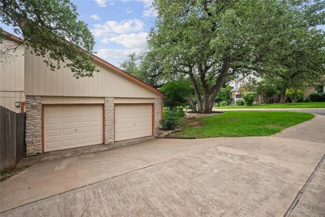 Photo - 10511 Tweedsmuir Dr
