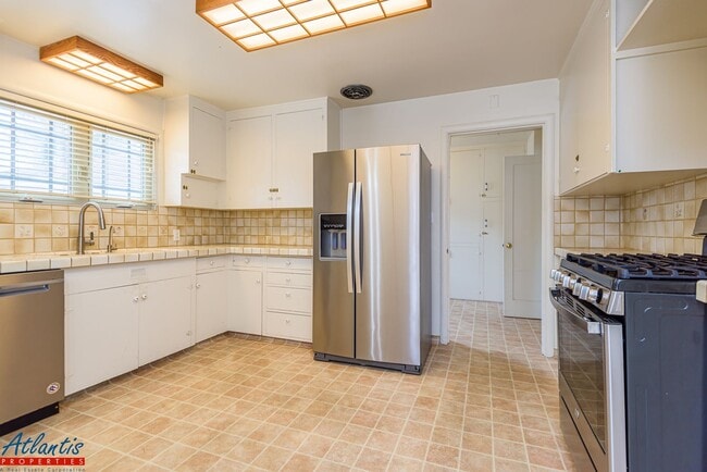 Photo - 1385 47th Ave