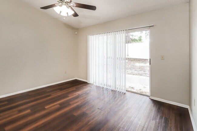 Photo - 409 Benson St