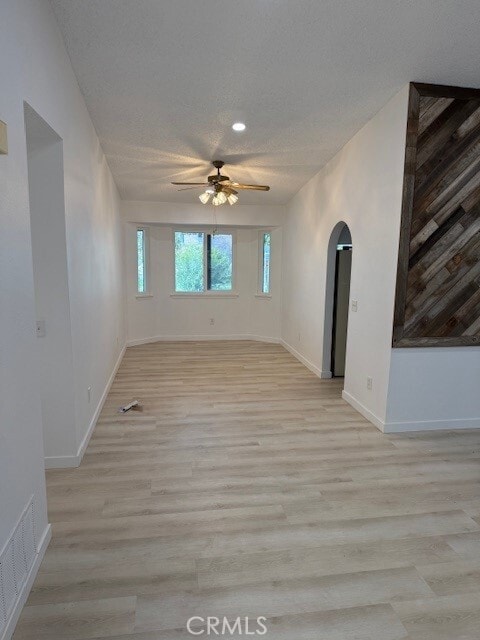 Photo - 16520 Adelia St