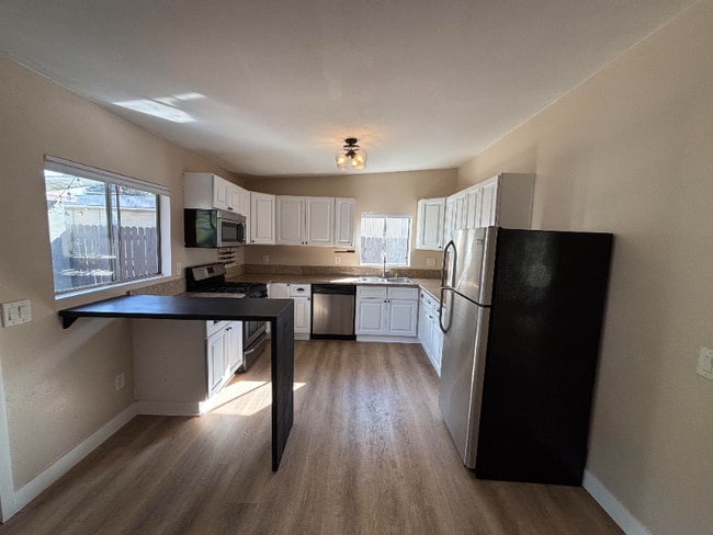 Photo - 215 S Avenue 58
