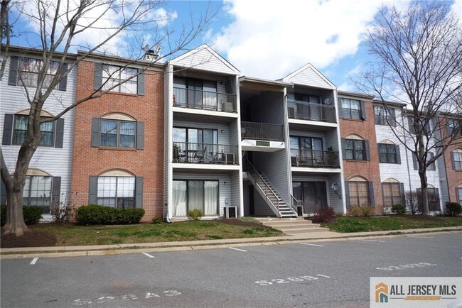 Building Photo - 363 Lancaster Ct