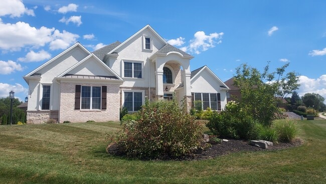 Photo - 1295 Needham Cir E