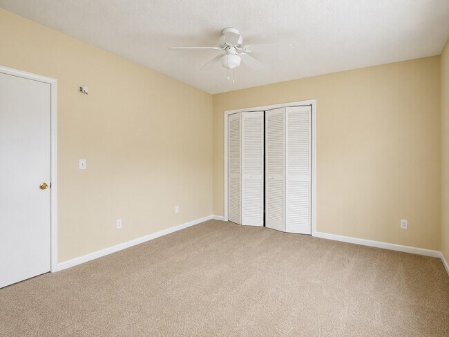Photo - 139 Laurelwood Dr