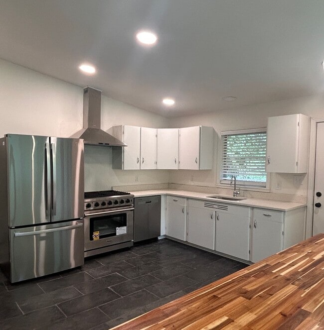 Photo - 271 Lakeside Dr