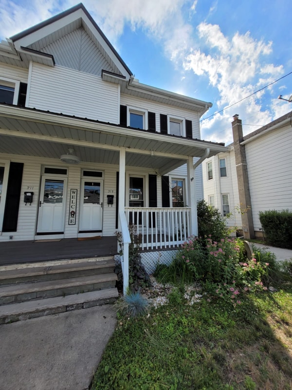 Building Photo - 211-213 Montgomery Ave Rental