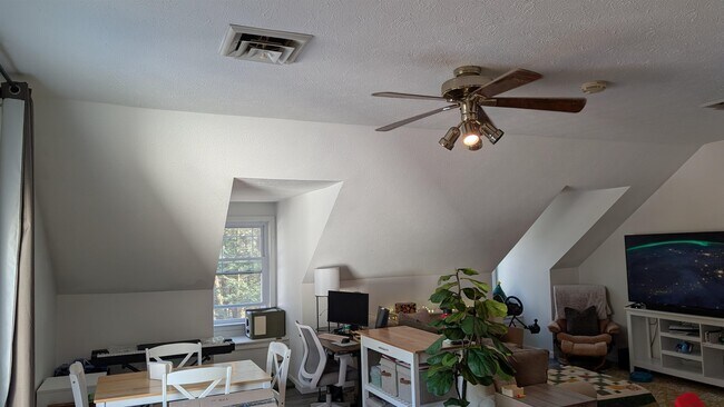 Photo - 56 McIntosh Ln