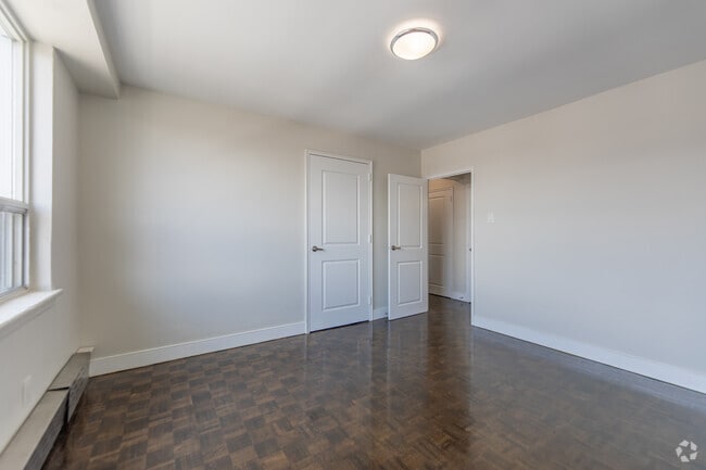 1BR, 1BA - 652SF - Bedroom