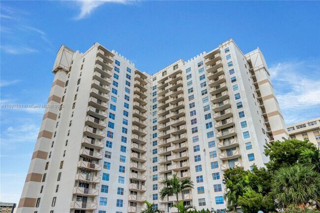 Building Photo - 1865 S Ocean Dr Unit 12E Rental