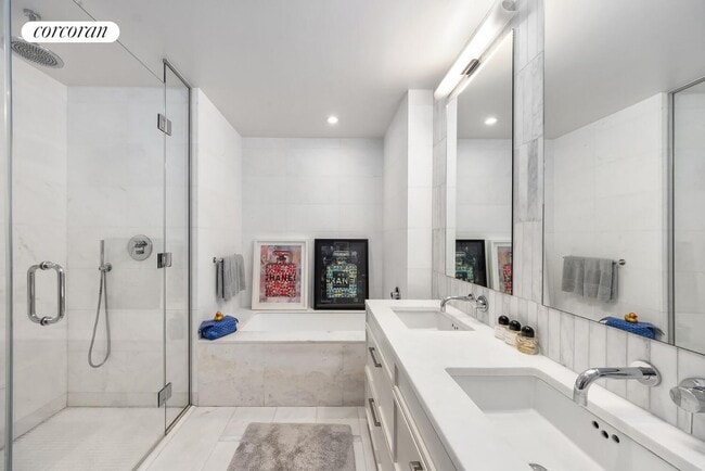 Photo - 160 E 22nd St