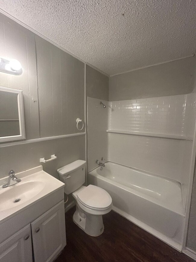 Photo - Spacious Home Near MCC