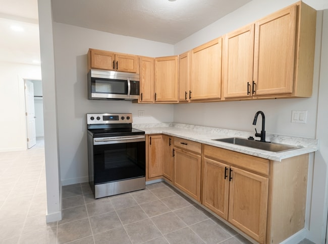 Photo - 240 1/2 E Beech Ave