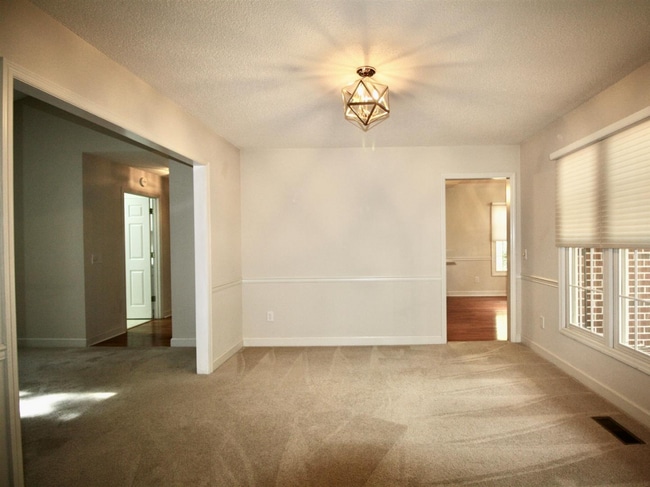 Photo - 163 Hunter Trail