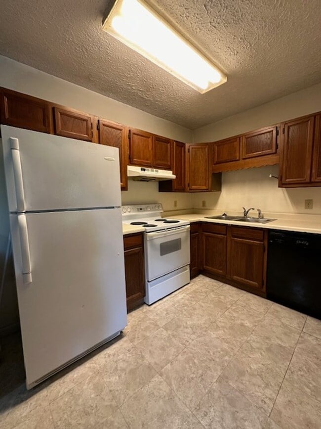 Photo - 1 Bedroom, 1 bath Ground level Apt, Kingsp...