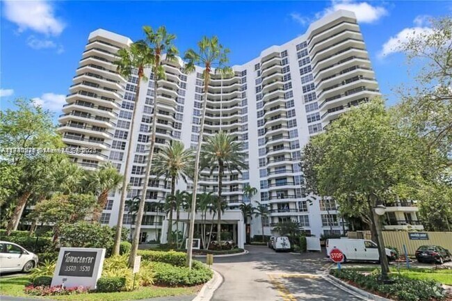 Building Photo - 3600 Mystic Pointe Dr Unit 1008 Rental