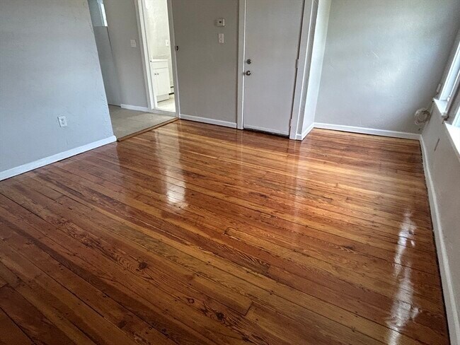 Photo - 27 Warren Ave Unit 3