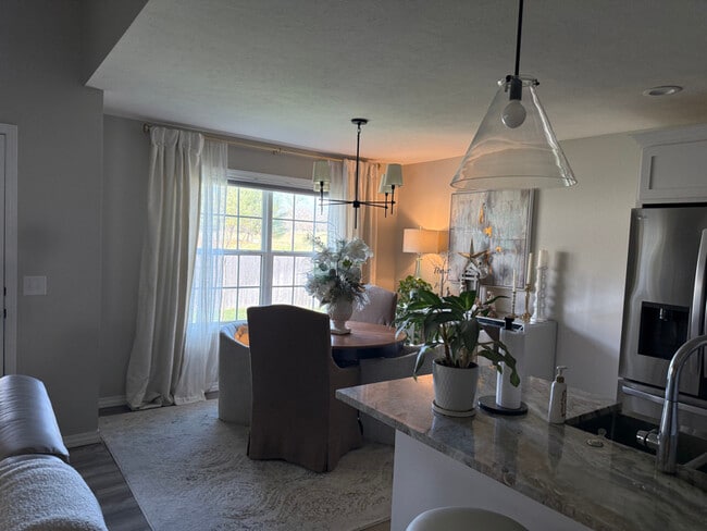 Photo - 1469 N Lyon Ave