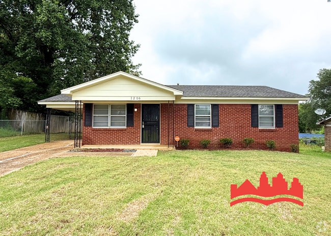 Building Photo - Welcome to this charming 3 bedroom, 1 bath... Rental