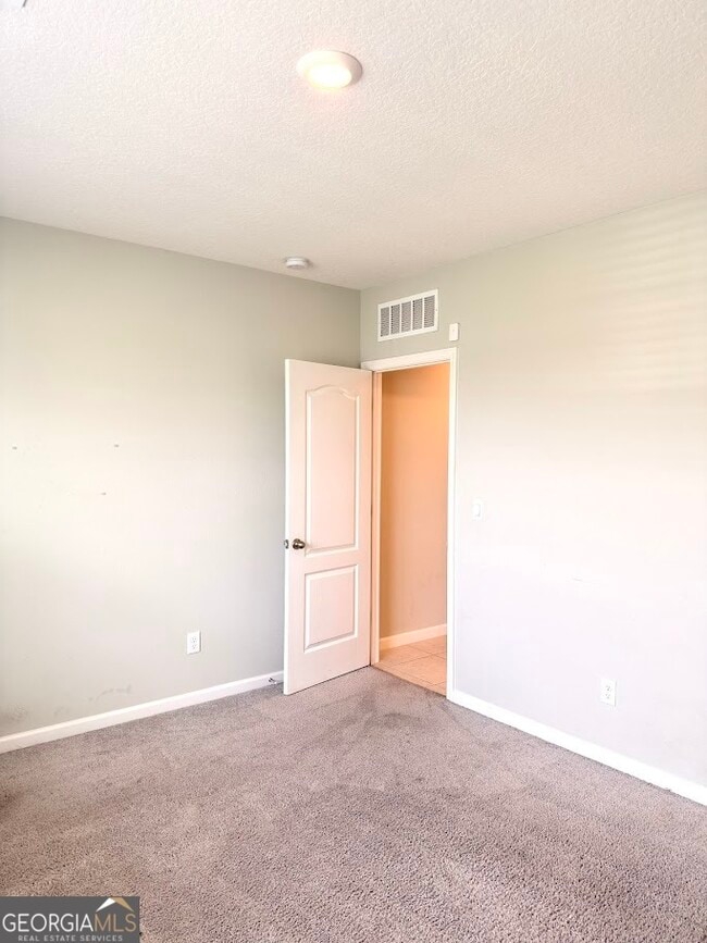 Photo - 123 College St
