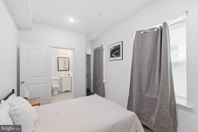 Photo - 925 N Broad St Unit 4A