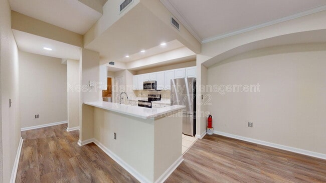 Photo - 10075 Gate Pkwy N Unidad Apartment 1013