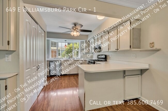 Photo - 649 E Williamsburg Pk Cir